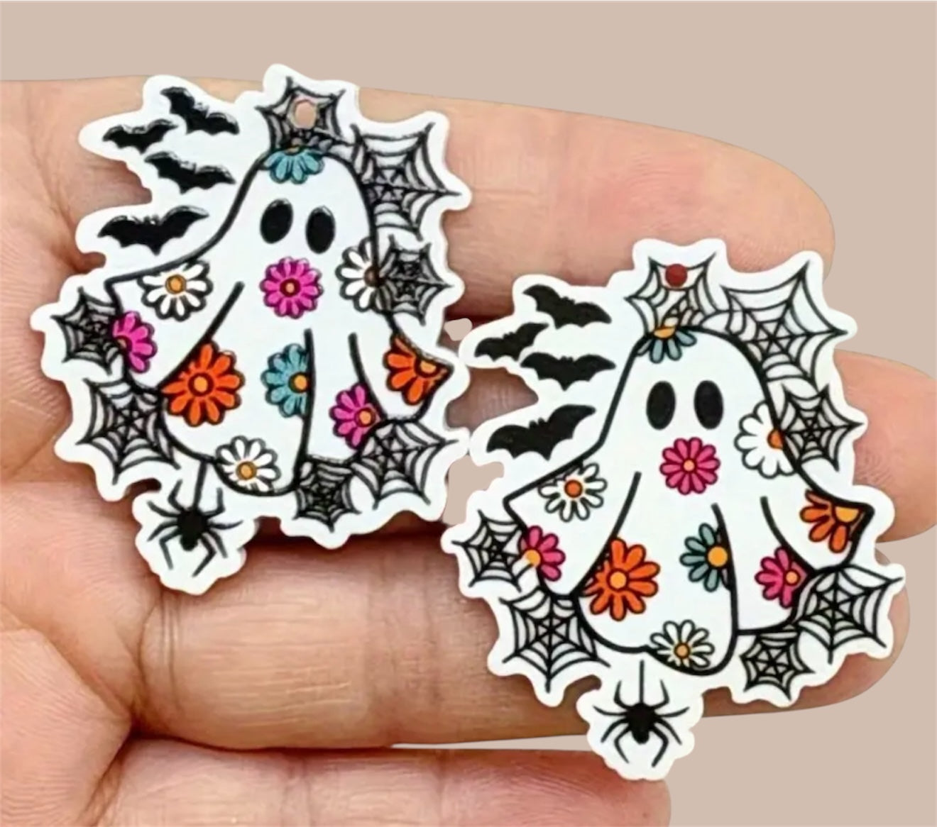 FANTASMA CON FLORES